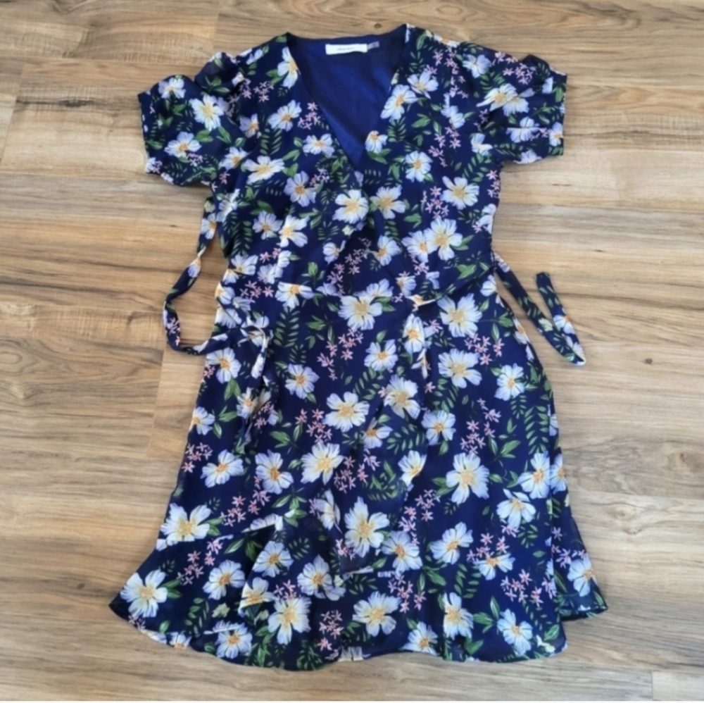 Idem Ditto Ladies Size Small Wrap Dress